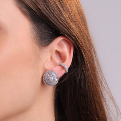 Alternative view of Piercing Kendra
